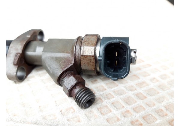 Форсунка дизельна Renault Laguna II, Espase IV, Master II, Vel Satis 2.2 DCi, Bosch, 8200084534, 8200936736, 0445110084 *